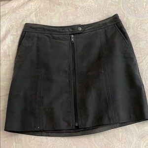 Free people faux suede skirt. SIZE 4💫💫